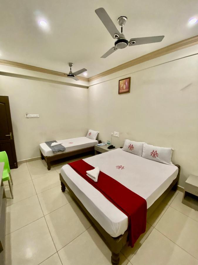 Marina Palace Guest house *